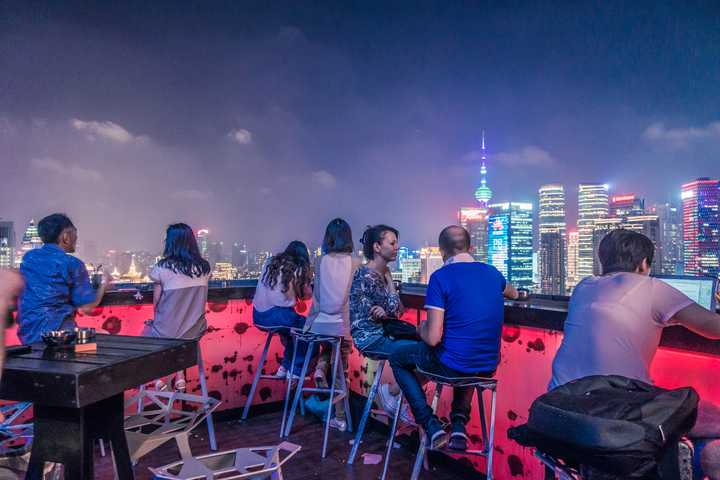 上海市中心有哪些高楼可以爬楼摄影? - 知乎