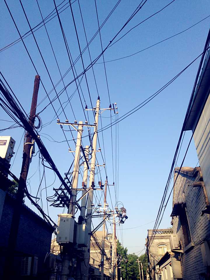 电线杆子是胡同一景