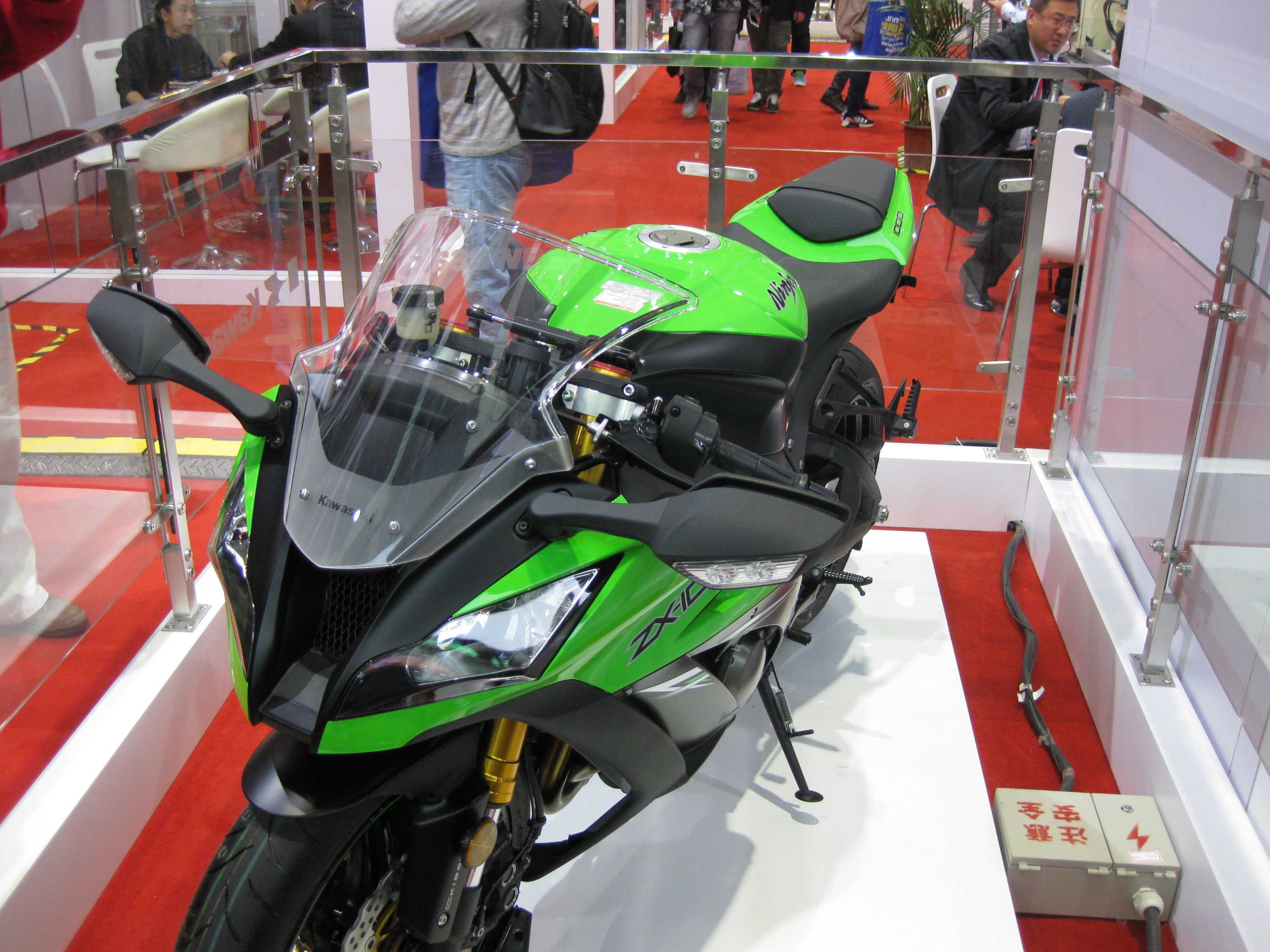 有哪些著名的机器人公司和机器人实验室?