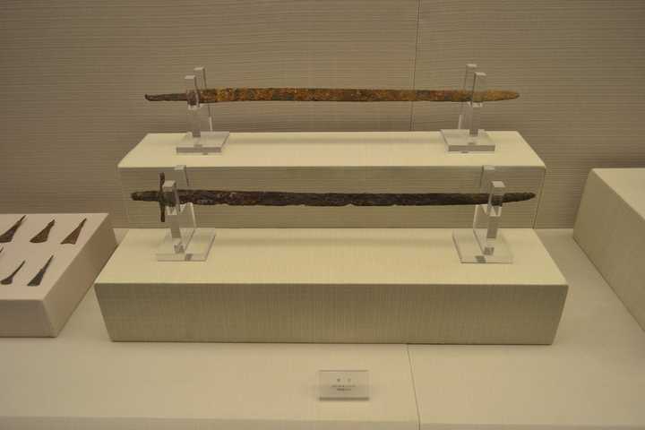 契丹发达那会儿那档子事儿,是弯刀好吧.(本人照片)