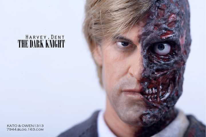 蝙蝠侠里的小丑与双面人