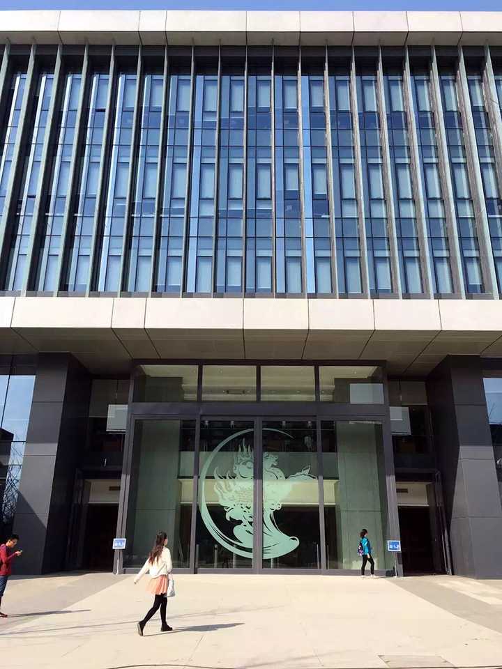 使用中央财经大学沙河校区新图书馆是怎样的体验?