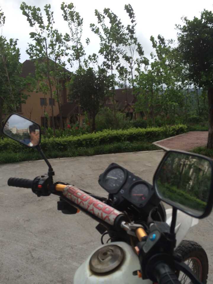 《火锅英雄》里刘波骑的摩托是什么牌子?