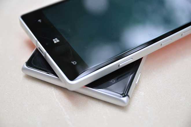 如何看待10月6号微软发布的lumia950/950xl的外观设计?