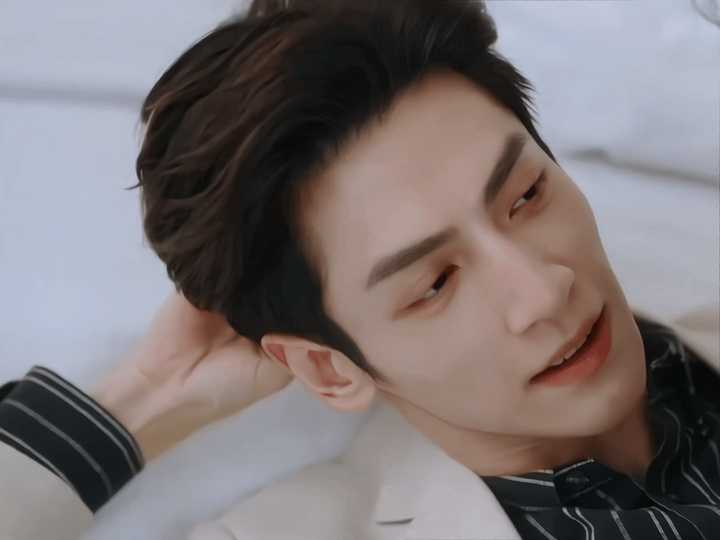 如何评价罗云熙和杨洋的演技,他两谁更帅谁演技更好? - 知乎