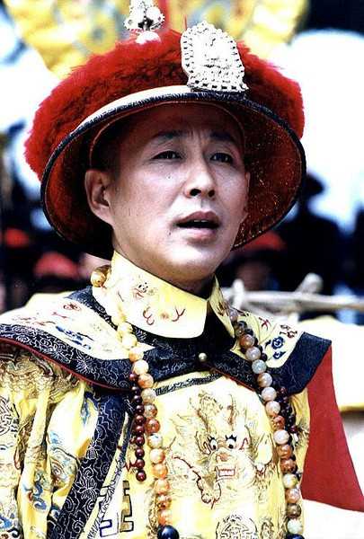 宫雪花 / 李楠 / 廖京生 / 刘钧 / 马捷 / 薛中锐 / 安亚平 / 胡天鸽