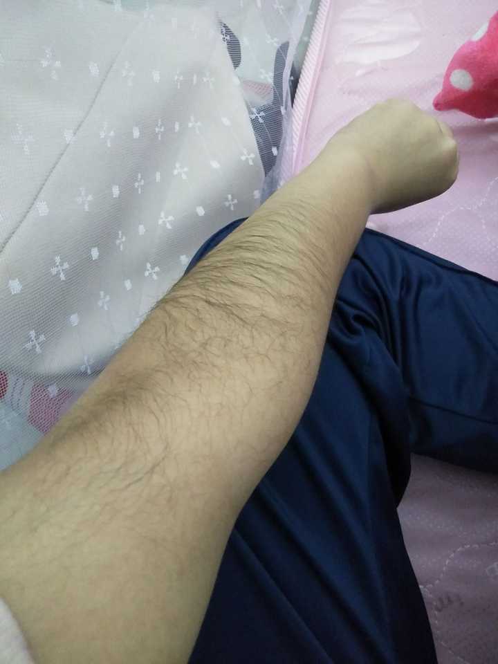 作为一个女生,手毛这么长也是很绝望啊(д