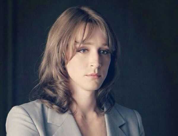 李佩斯吧,看起来挺像胡歌的,不知道胡歌女装是什么样的