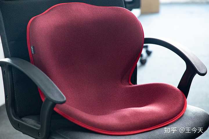对于久坐办公室的上班族 什么样的坐姿能使腰部的伤害降到最低 知乎 对于久坐办公室的上班族 什么样的坐姿能使腰部的伤害降到最低 知乎