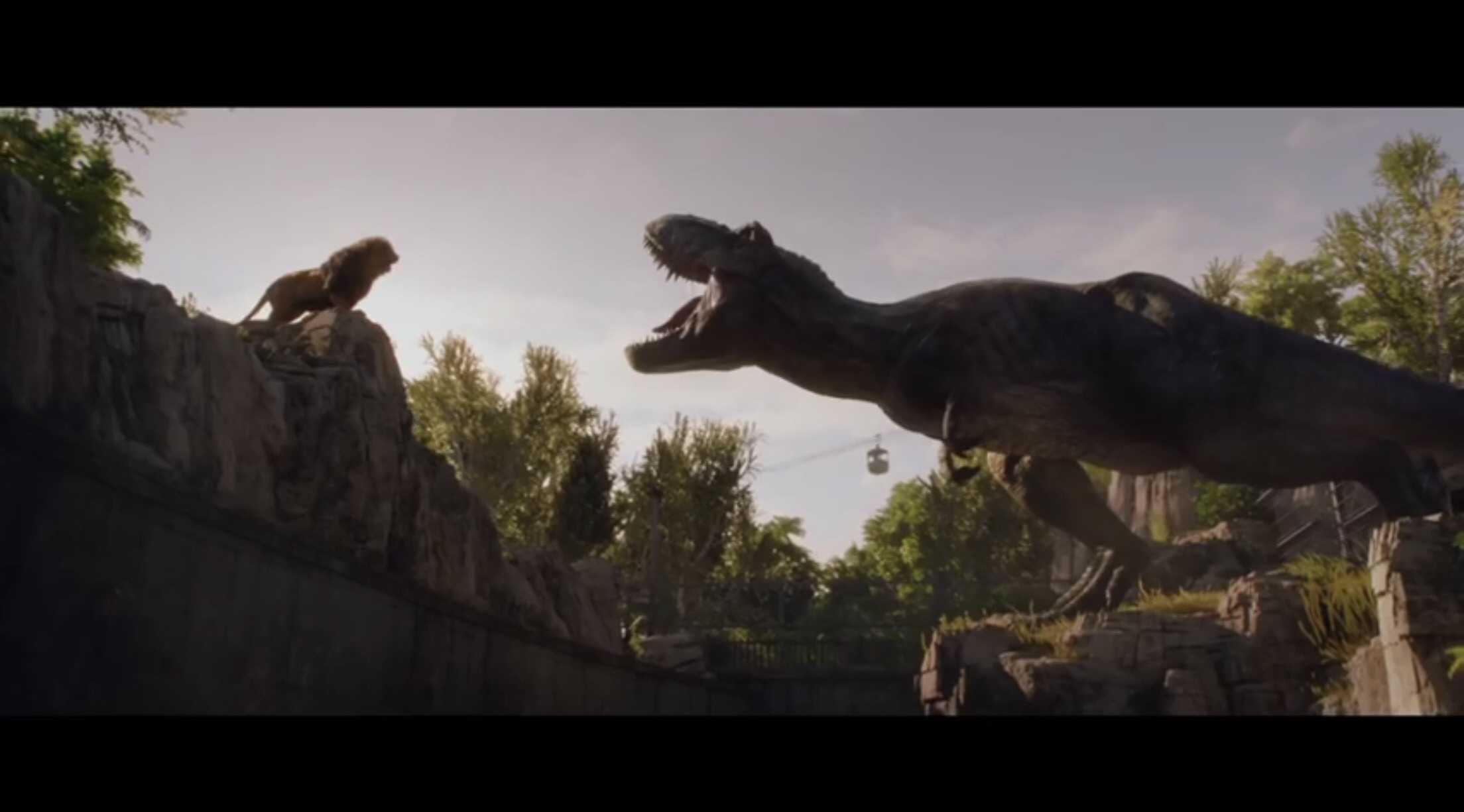 圣母一时爽,人类火葬场这部电影最好的镜头就是最后恐龙与雄狮的对峙