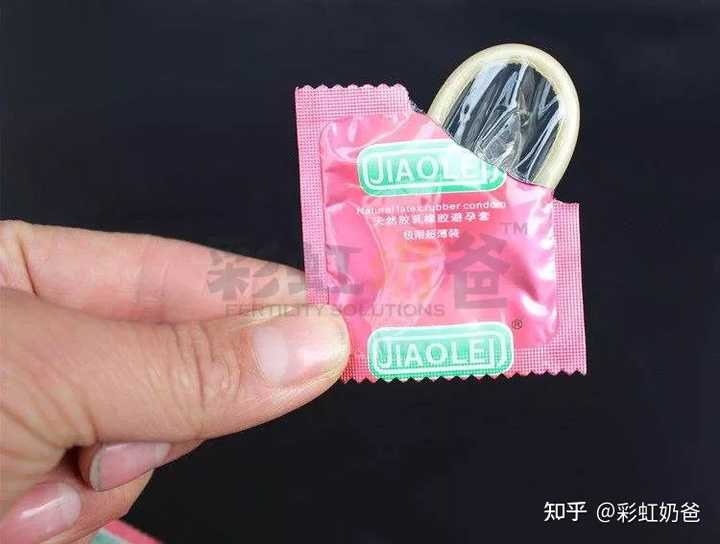 低渗或者高渗性损伤；4、有的避孕套中还加有杀精的物质，直接杀死精子。