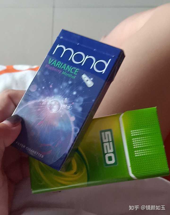 这个特别好抽,但是后来买不到了 蓝色盒子的,好抽啊,一点也不呛