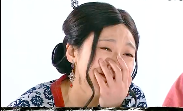 直到后来满眼含泪,像是看破了红尘一样大笑起来