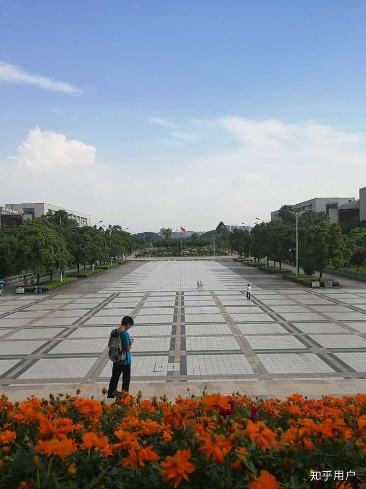 有没有人介绍一下广州大学?