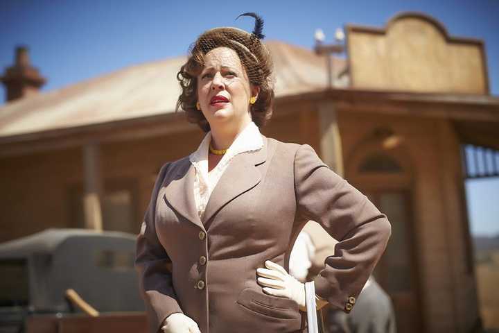 卡罗琳·古多尔 / 凯瑞·福克斯 / 瑞贝卡·吉布尼 / 詹姆斯·麦  