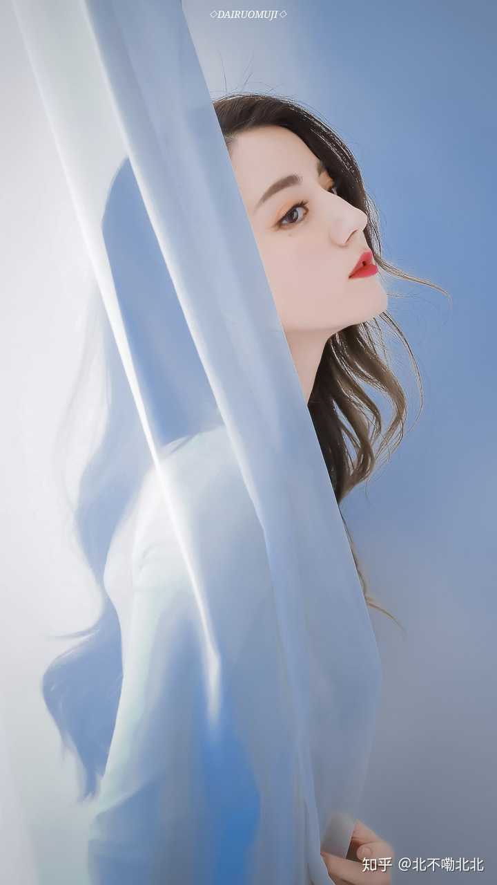 你最喜欢迪丽热巴的哪张照片?