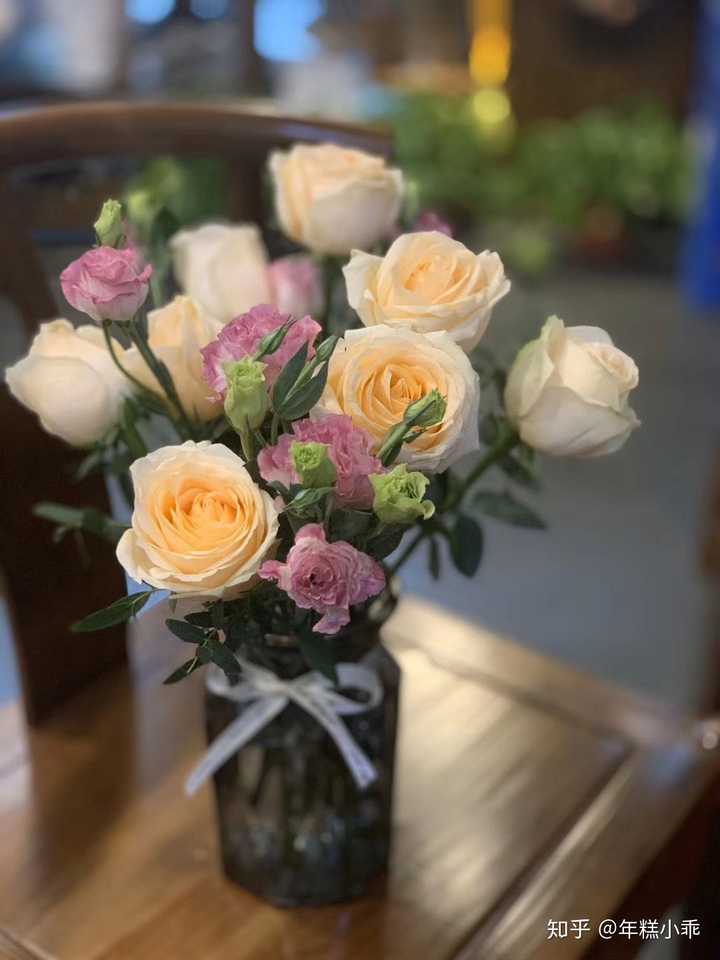家里摆放鲜花费钱吗?