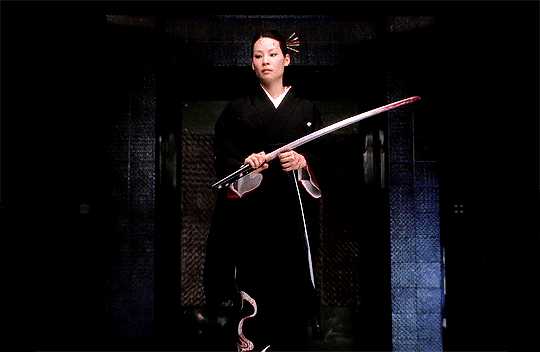 而昆汀·塔伦蒂诺的神作《杀死比尔》,更是把刘玉玲的运动美,冷艳美