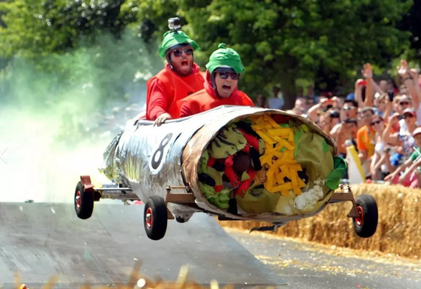 为什么要比方程式赛车，无限制赛车不刺激么？