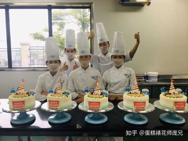 蛋糕裱花师庞兄 的想法: 做蛋糕的高境界就是心 做有"温度"的蛋糕