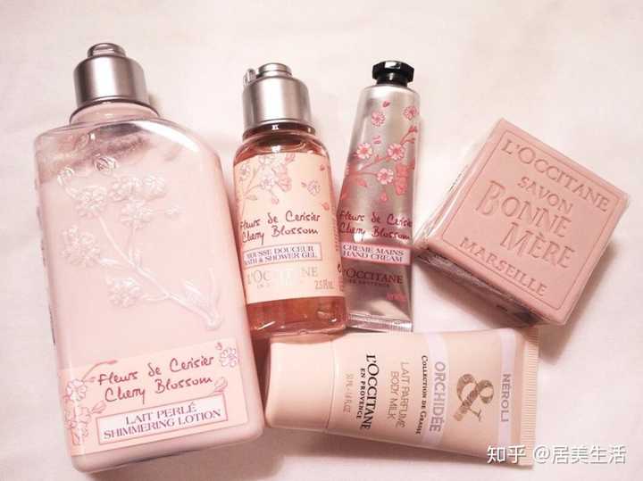 护手霜可以直接涂身体乳吗(身体乳可以当护手霜用涂在手上吗) 护手霜可以直接涂身体乳吗(身体乳可以当护手霜用涂在手上吗)