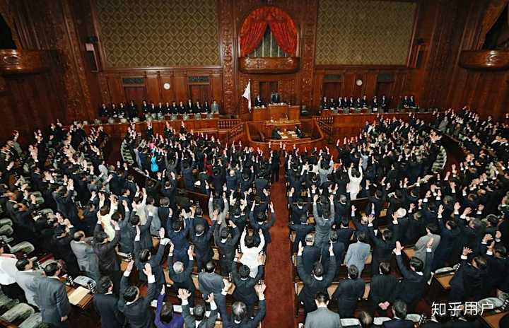 日本人喊万岁的时候为什么要敬法国军礼？ - 知乎