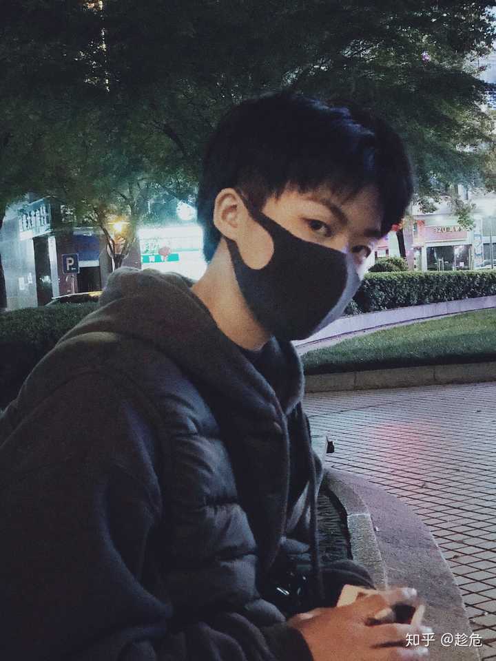 戴着口罩也有帅气营业