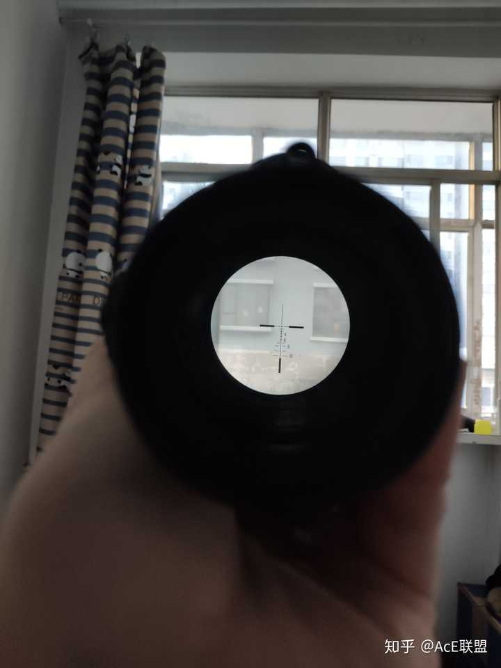 红海行动的狙击枪瞄准镜上为什么蒙着布?