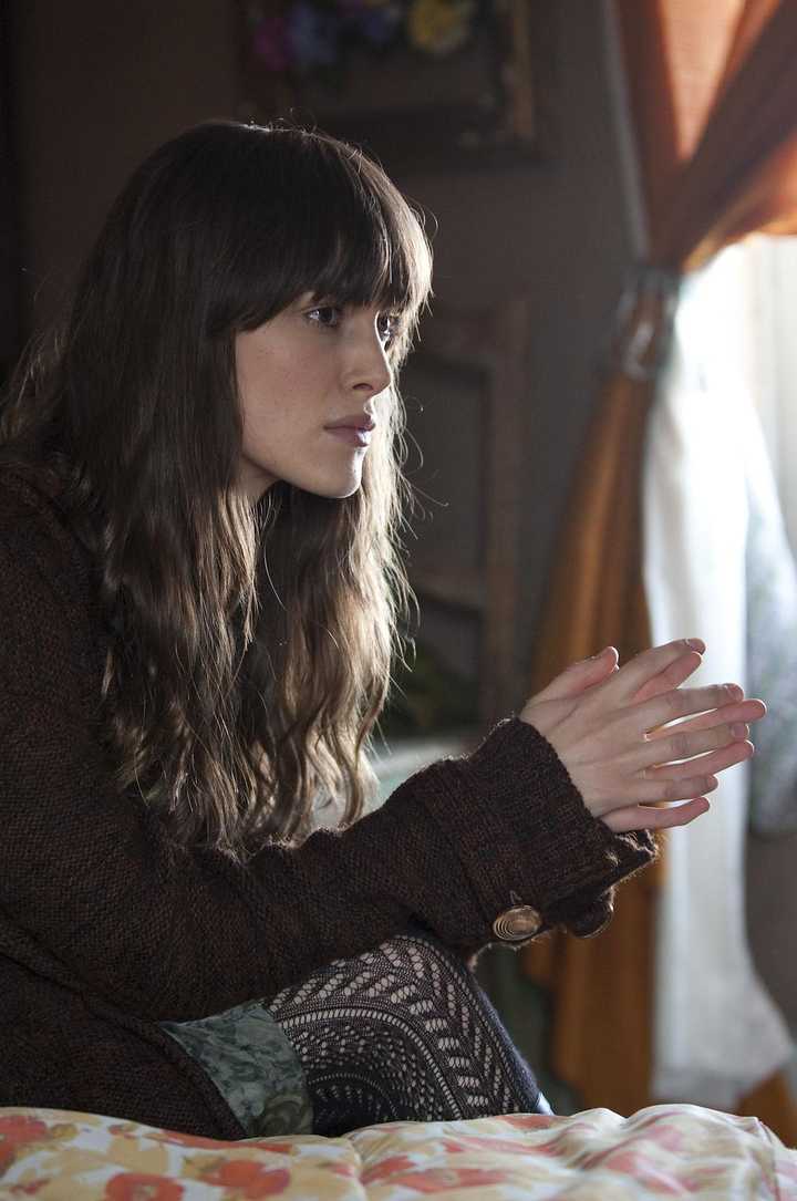 伊兹·米克尔-斯莫 / 查理·罗 / 艾拉·珀内尔 / 夏洛特·兰普林