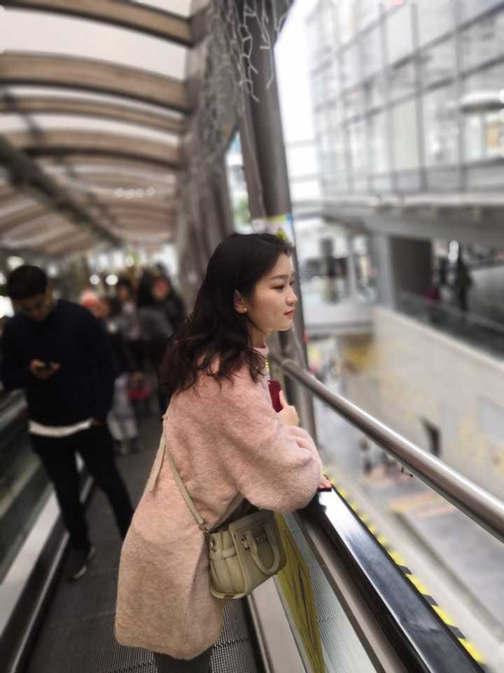 单眼皮怎么拍照好看?