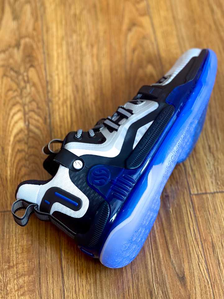 如何评价阿隆戈登的个人签名鞋ag1你看好361的这款旗舰鞋吗