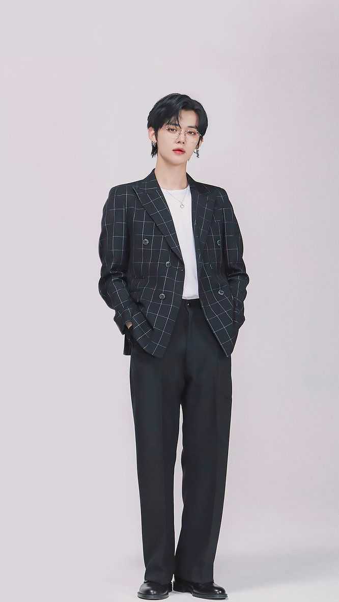 txt里的崔连准为什么感觉人气这么高 明明团里颜值优越的也不缺 到底