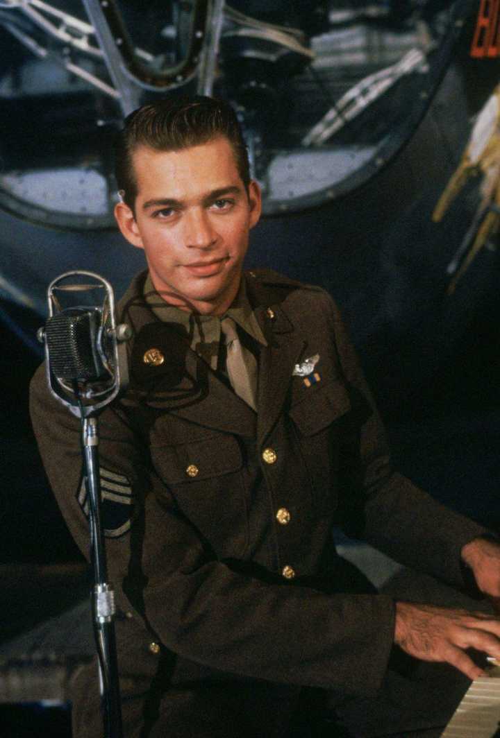 马修·莫迪恩 / 泰特·多诺万 / d·b·斯威尼 / 比利·赞恩 / 西恩