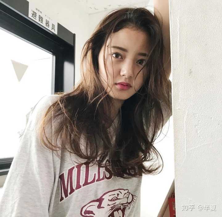 染头发的女生们能告诉我你们怎么度过尴尬期的吗 ?