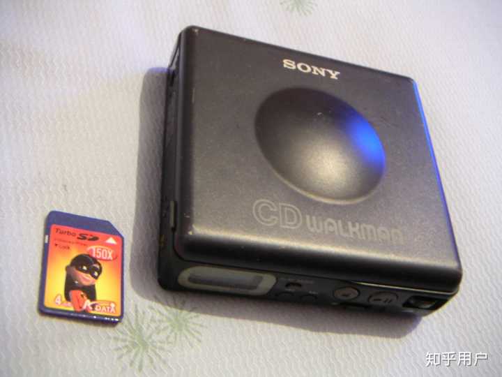 ☆高額クーポン配布中。☆ SONY CD WALKMAN D-NE20 世界最薄（音質重視