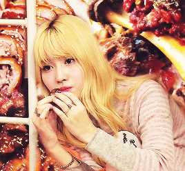 [啃猪蹄的傻momo]