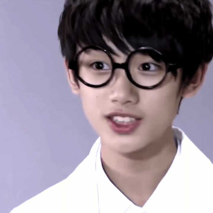 可以安利一些丁程鑫小时候的照片吗探出好奇的小脑袋