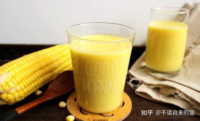 吃玉米棒子，也可以看看买热饮的地方有没有鲜榨的玉米汁，味道也不错。