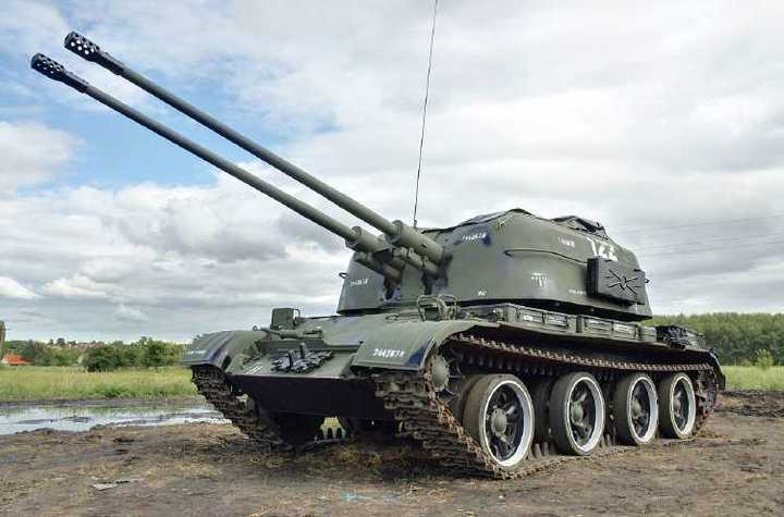 主战坦克迟迟没有出现科幻作品中那种单炮台双管大口径火炮的实际成品