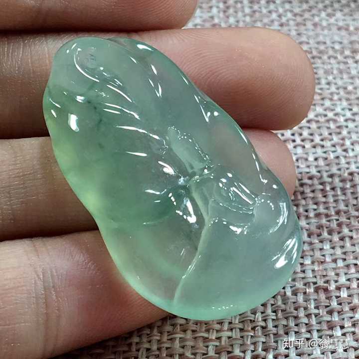 最近在看随形翡翠,什么万物,万象之类的,请问懂货的大神们能买么?