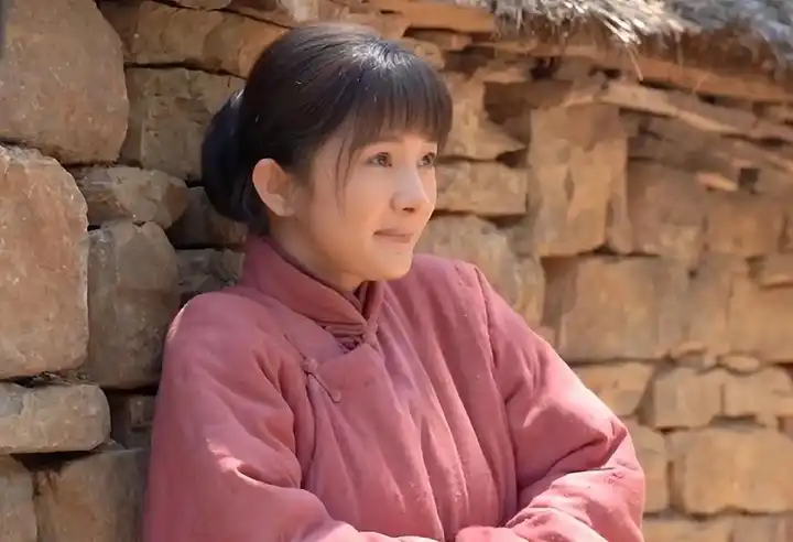白毛女为什么要嫁穷人大春哥而不嫁给富人黄世仁? - 知乎