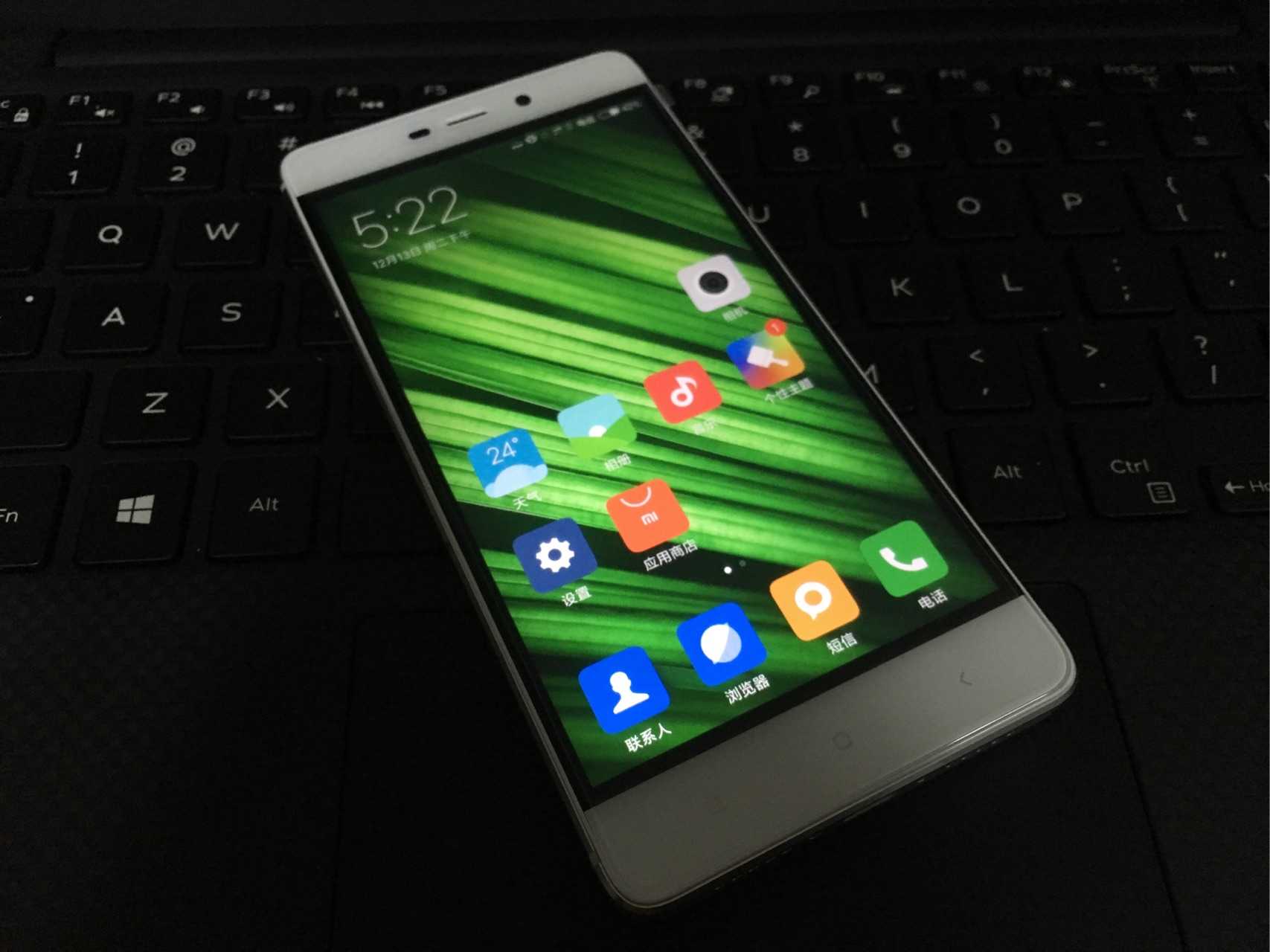 刚买使用了2天,iphone用户,果粉,原本备机是菊花牌荣耀.