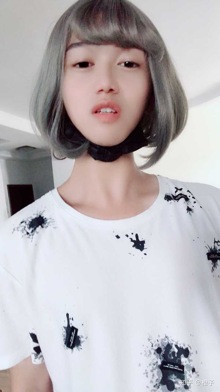 留几张个人的照片就溜了溜了,不是大佬,不会化妆和女装