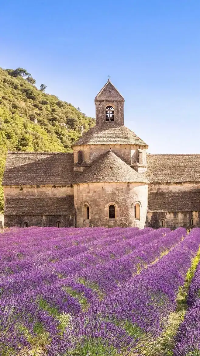 漫步攀登而上戈尔德小镇,山顶眺望当地迷人景色,感受普罗旺斯的历史与
