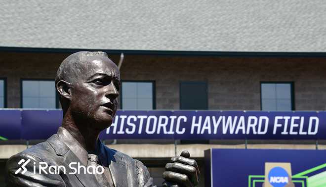 2009 年,传奇教练比尔鲍尔曼已经去世十年了,耐克公司从最初借了 50