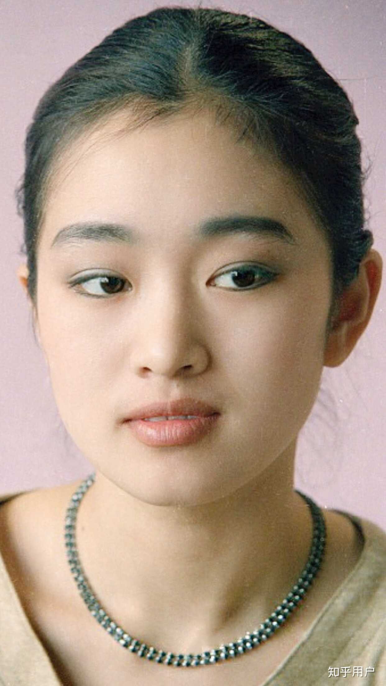 对我来说,巩俐美到,一想起来我就恨张艺谋恨的牙痒痒!