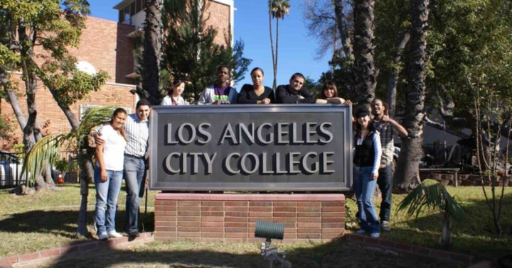 los angeles college dating coach salary