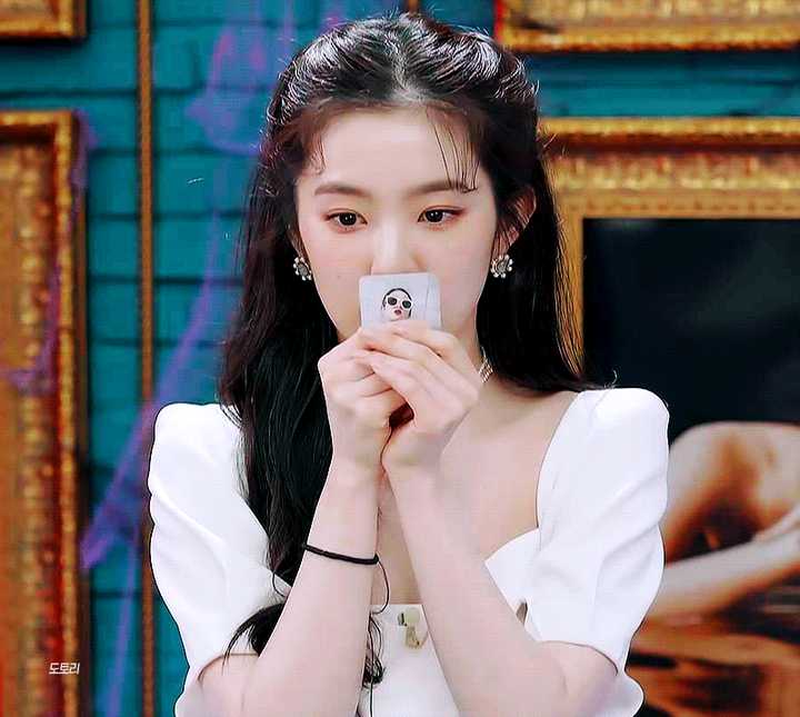 有哪些韩国 idol 的颜是可以放到内娱一决高下的?