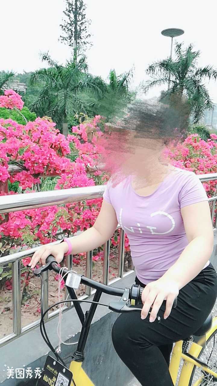看看肚子那陀肉 晚上睡觉能不良心不安吗?