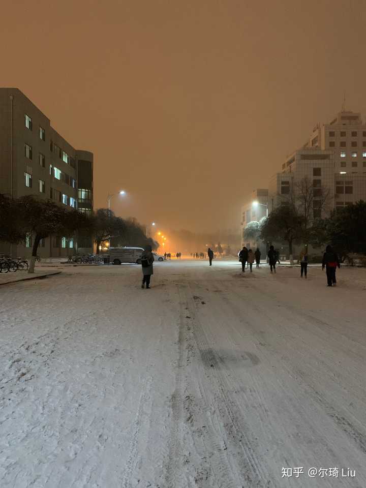 济南大学宿舍有空调吗_山东有空调的大学宿舍_济南宿舍有空调的专科学校